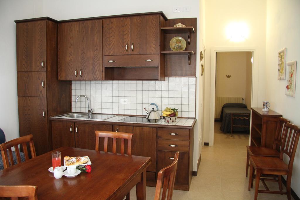 Residence I Due Pini มารีนาดีกรอซเซโต ห้อง รูปภาพ
